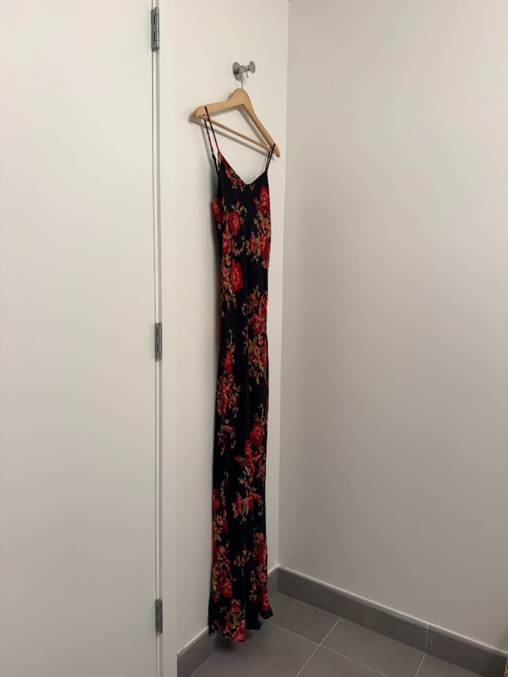 Reformation Parma Dress - Picture 3 of 9